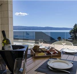 5 bedroom beachfront villa with heated pool near Omis, sleeps 9